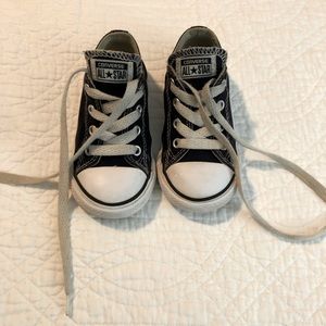 Converse All Star size 7 toddler running shoes